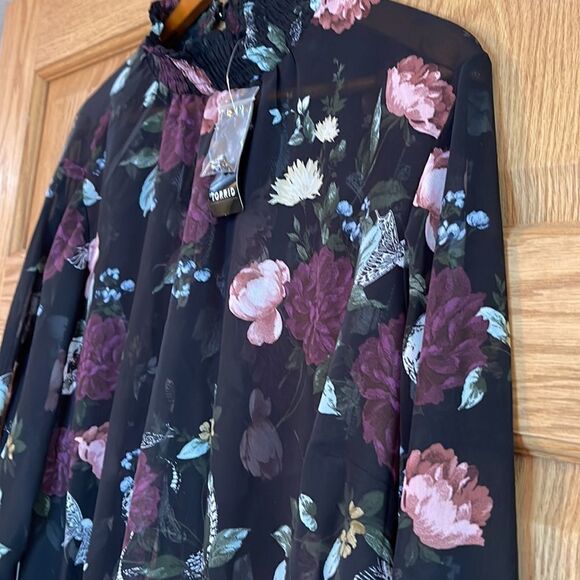 TORRID *NWT* Smocked Neck Chiffon Skull Floral Print Top - Picture 8 of 14